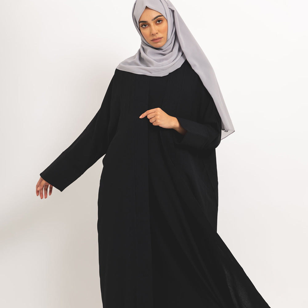 Schwarzer zweiteiliger formeller Kimono mit Unterkleid