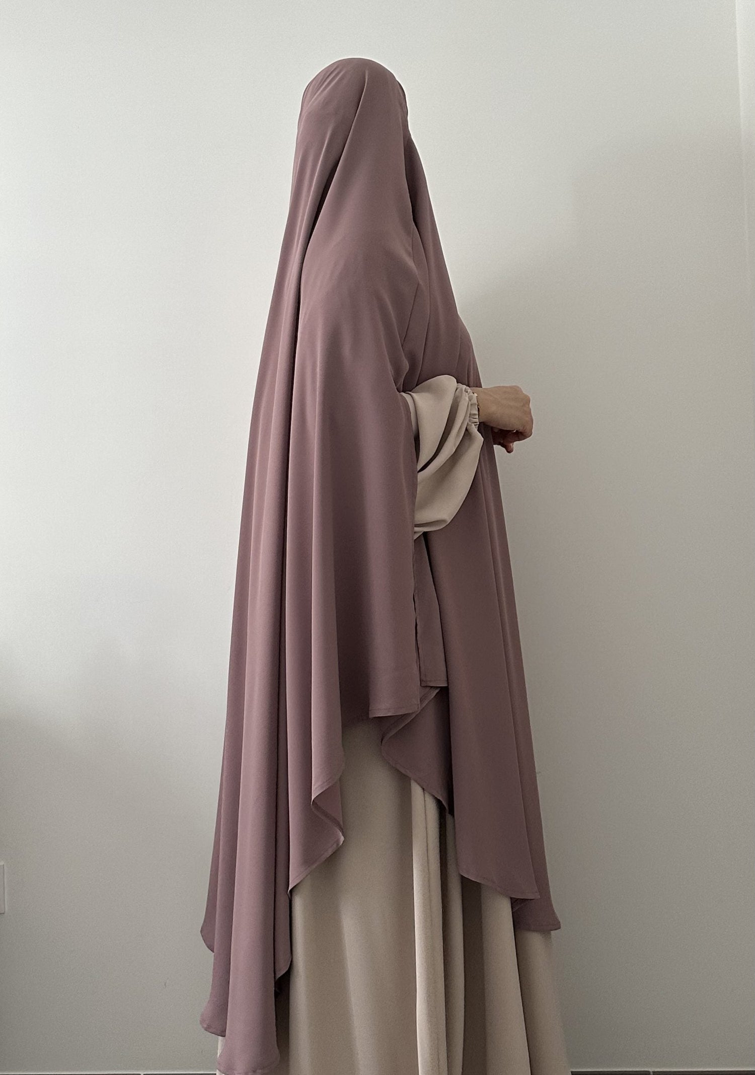 Maxi-Khimar mit Schlitzen aus Medina-Seide