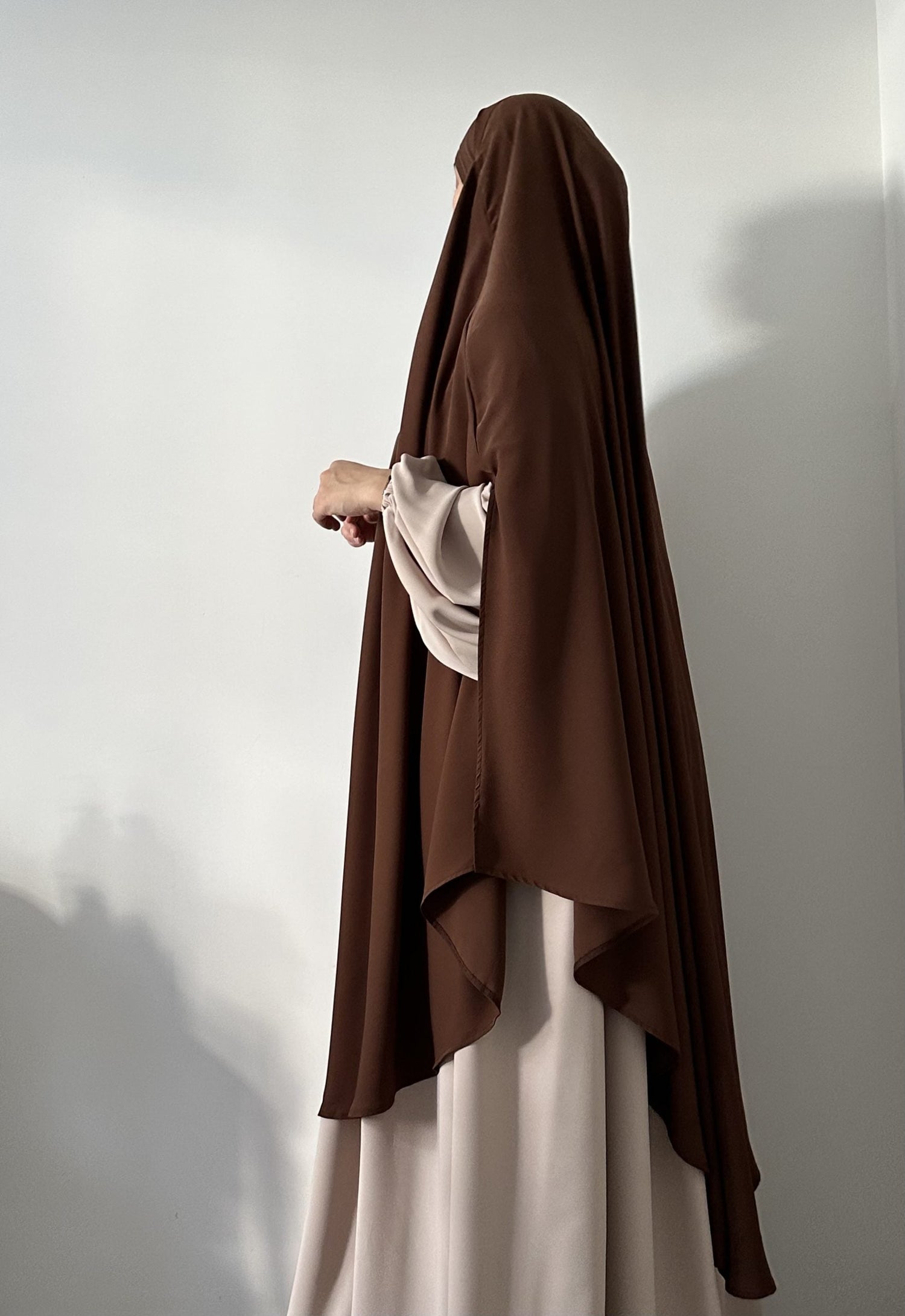 Maxi-Khimar mit Schlitzen aus Medina-Seide